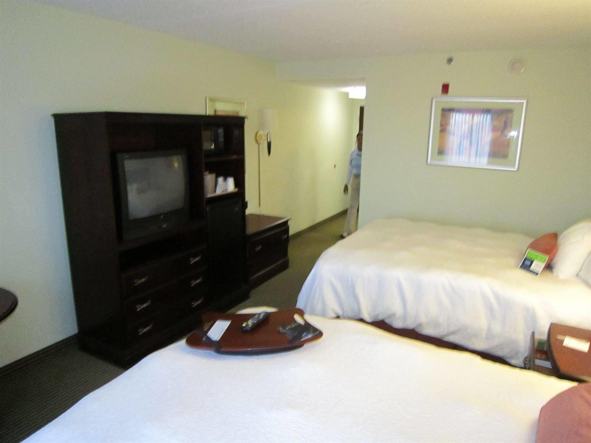 Hampton Inn Фейєттвілл Номер фото